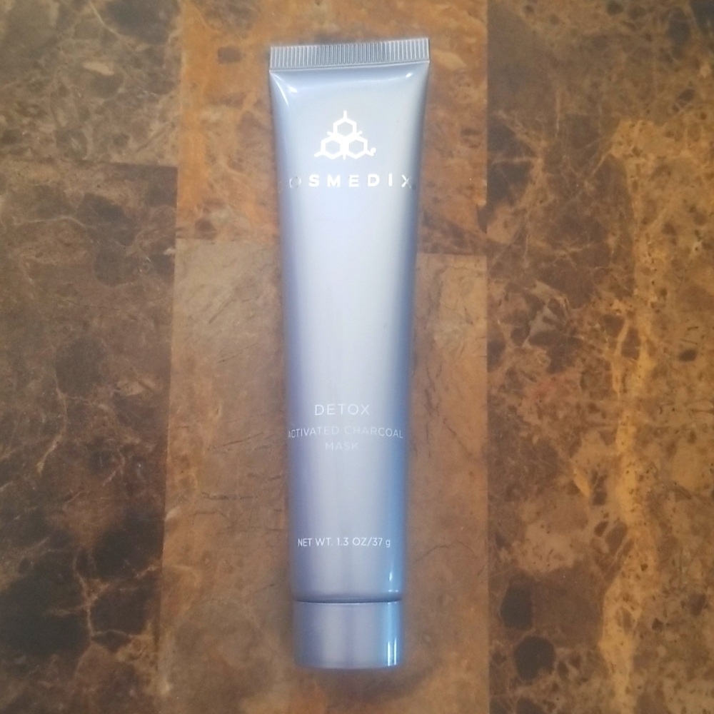 Cosmedix Derox Charcoal Mask